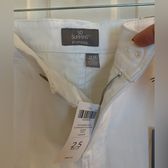 NWT Chicos “So Slimming” boot-cut denim white 5-pocket sz 2.5 (approx 14) - Picture 3 of 10